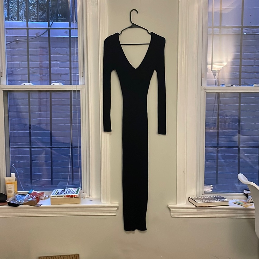 Bodycon ribbed v-neck maxi dress